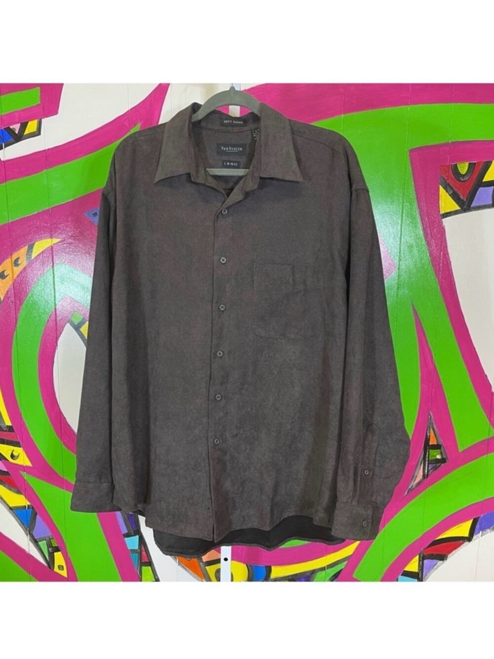 Van Heusen, Soft Suede Button Up Shirt. Size Large 16-16 1/2. Excellent cond!